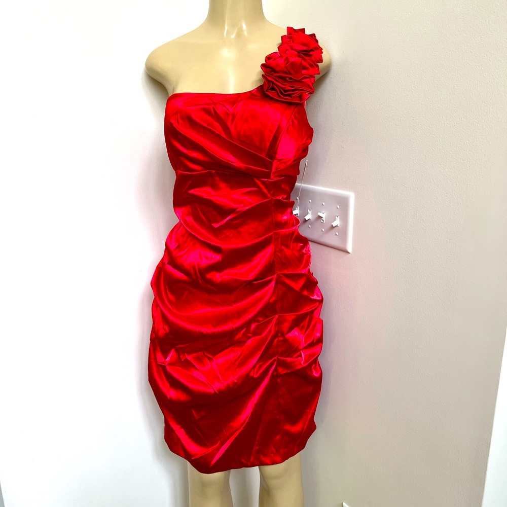 Juno red one shoulder satin dress sz xl.
